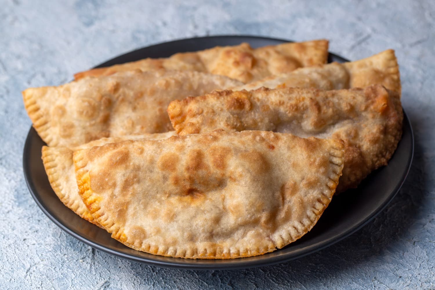 Kıymalı Çiğ Börek Tarifi - Orijinal ve Lezzetli